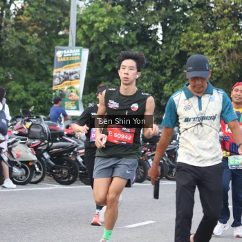 Runner Photo 3830772