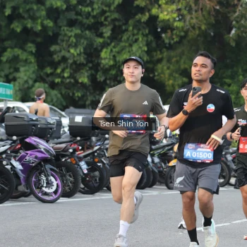 Runner Photo 3831023