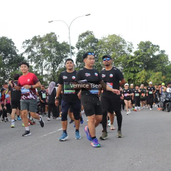 Runner Photo 3831716