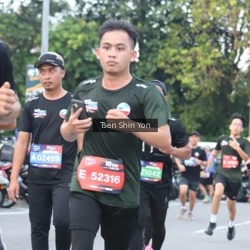 Runner Photo 3832421