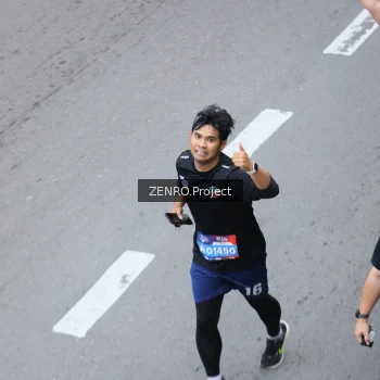 Runner Photo 3833005