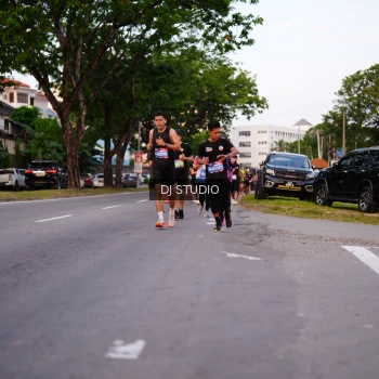 Runner Photo 3833175