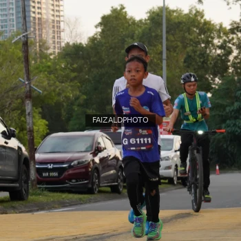 Runner Photo 3833343
