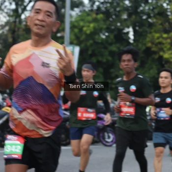 Runner Photo 3833377
