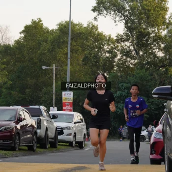 Runner Photo 3833473