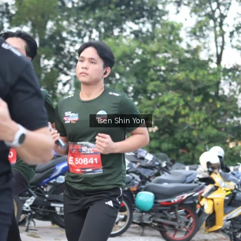 Runner Photo 3833713