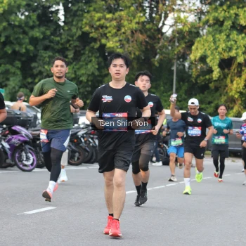 Runner Photo 3833812