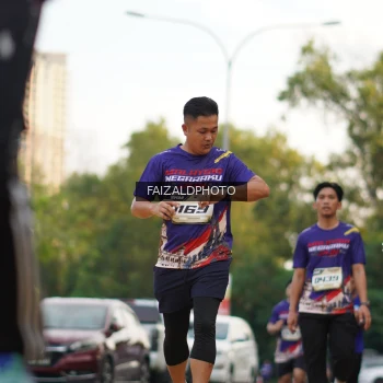Runner Photo 3834294