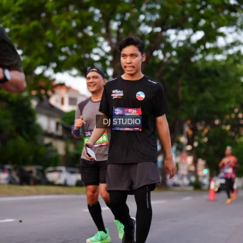 Runner Photo 3834576