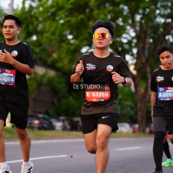 Runner Photo 3834675