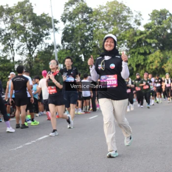 Runner Photo 3834684