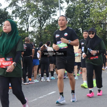 Runner Photo 3834797