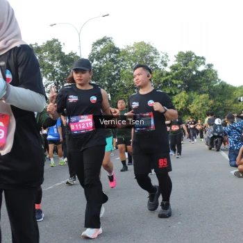 Runner Photo 3835476