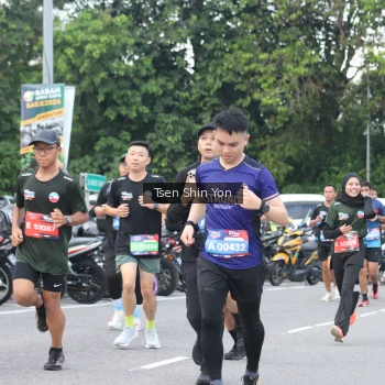 Runner Photo 3835565