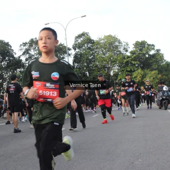 Runner Photo 3835575