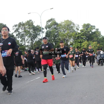 Runner Photo 3835595