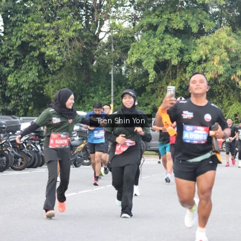 Runner Photo 3835611