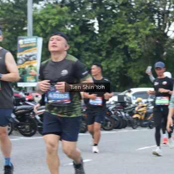 Runner Photo 3836065