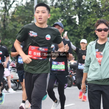 Runner Photo 3836112