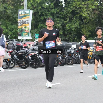 Runner Photo 3836374