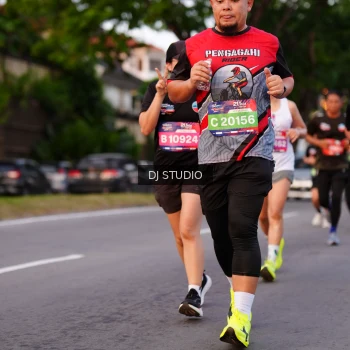 Runner Photo 3836599