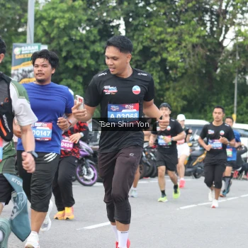 Runner Photo 3836643