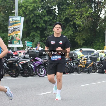 Runner Photo 3837111
