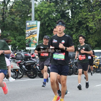 Runner Photo 3837611
