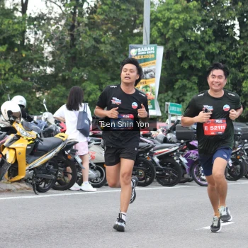 Runner Photo 3837686