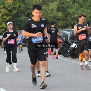 Runner Photo 3837812