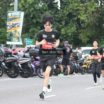 Runner Photo 3837998