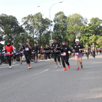 Runner Photo 3842003