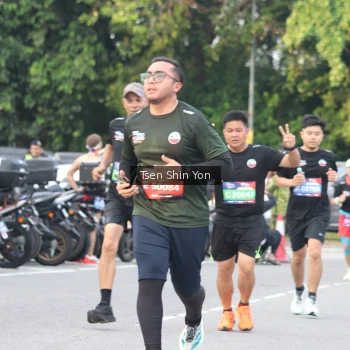 Runner Photo 3842563