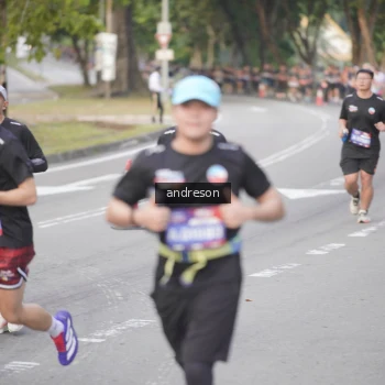 Runner Photo 3842800