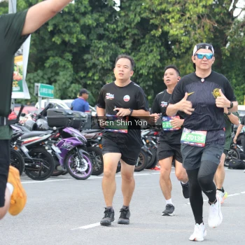 Runner Photo 3842842