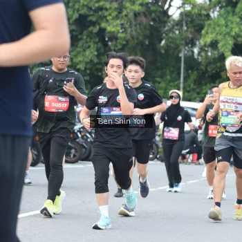 Runner Photo 3847830