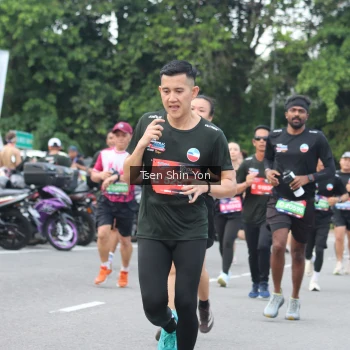 Runner Photo 3850025