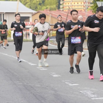 Runner Photo 3853423