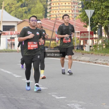 Runner Photo 3853855