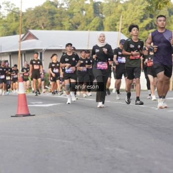Runner Photo 3856165