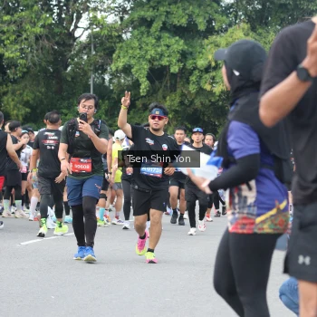 Runner Photo 3856613