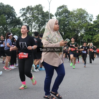 Runner Photo 3857095