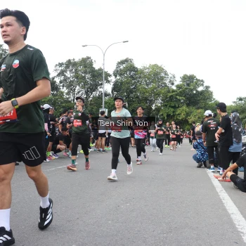 Runner Photo 3857392