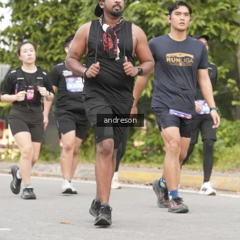 Runner Photo 3857873