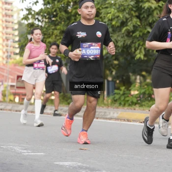 Runner Photo 3857875