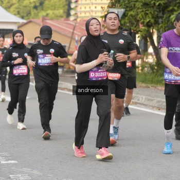 Runner Photo 3860013
