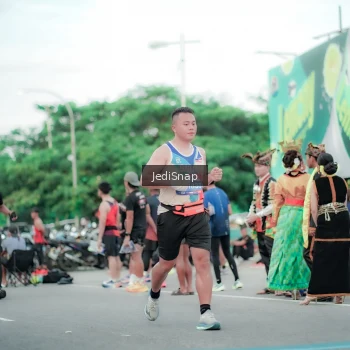 Runner Photo 3862776