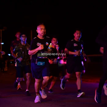 Runner Photo 3862973