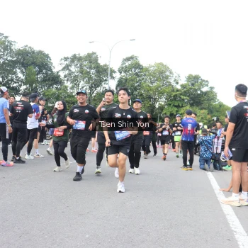 Runner Photo 3865425