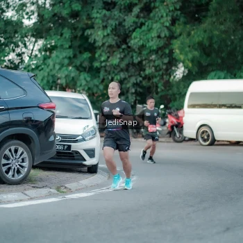 Runner Photo 3865665